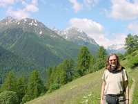 lynnHikingNearGuarda2.JPG